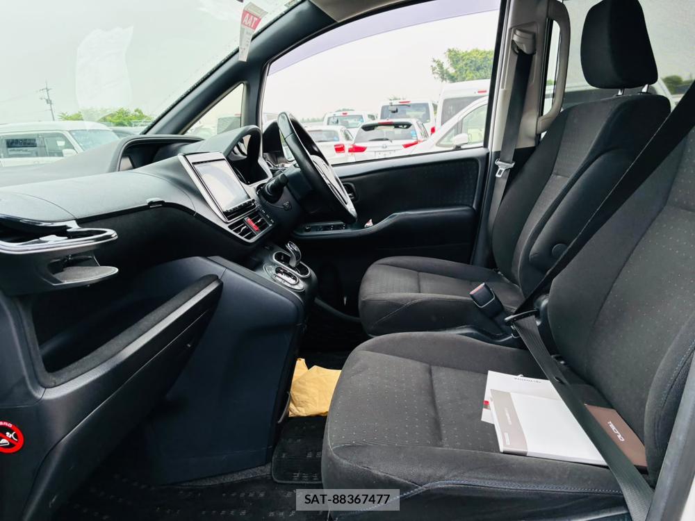 Toyota NOAH 2017-03 7891119-10