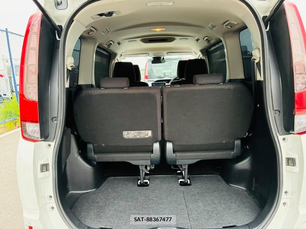 Toyota NOAH 2017-03 7891119-24