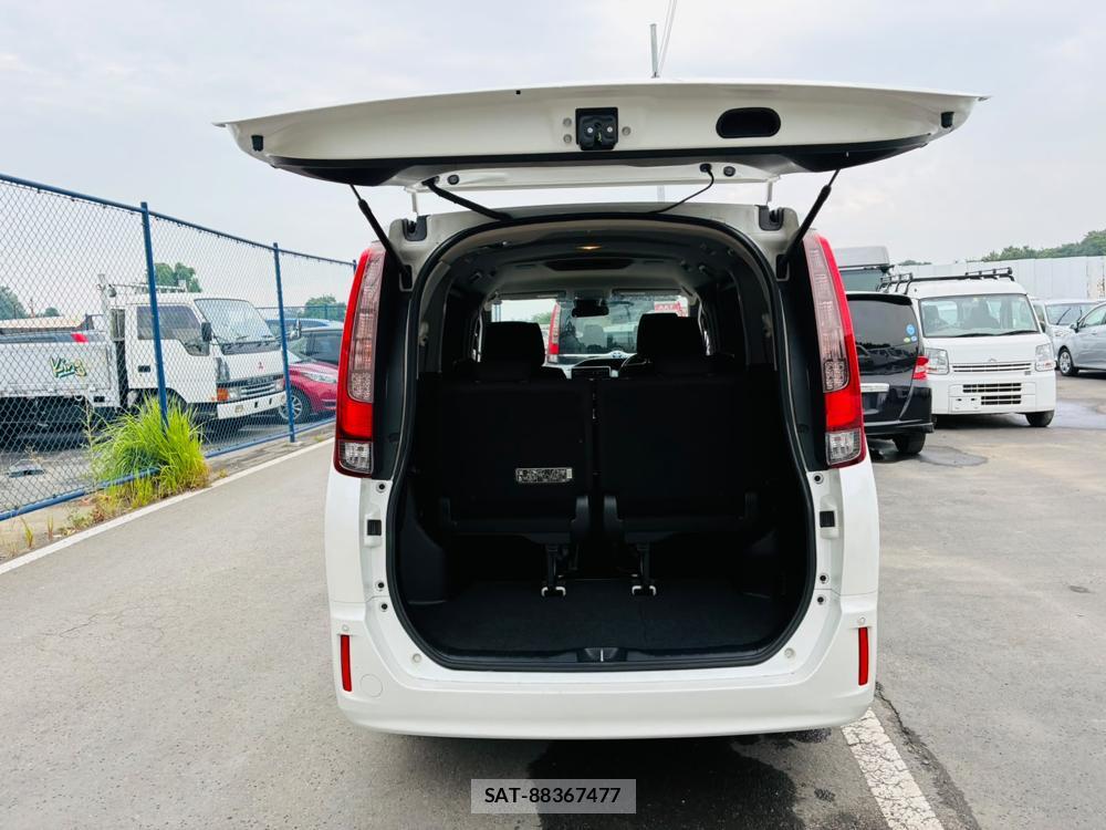 Toyota NOAH 2017-03 7891119-25