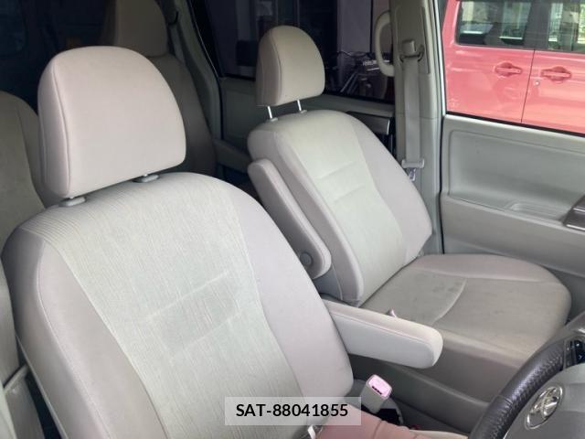 Toyota NOAH 2011-10 8037253-10