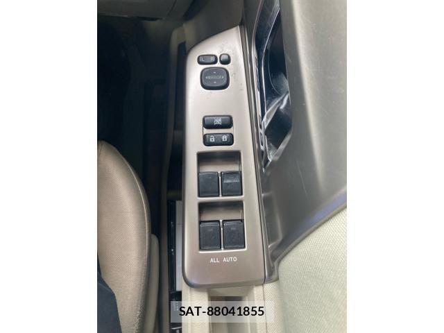 Toyota NOAH 2011-10 8037253-13