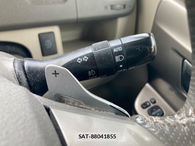Toyota NOAH 2011-10 8037253-16