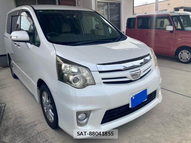 Toyota NOAH 2011-10 8037253-1