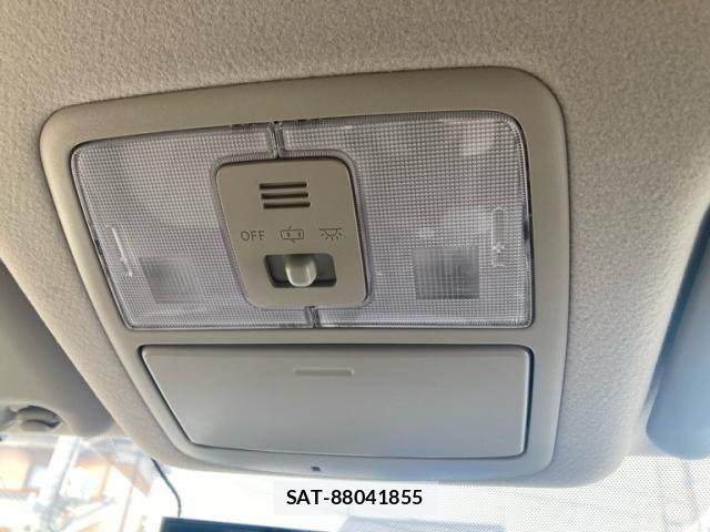 Toyota NOAH 2011-10 8037253-22