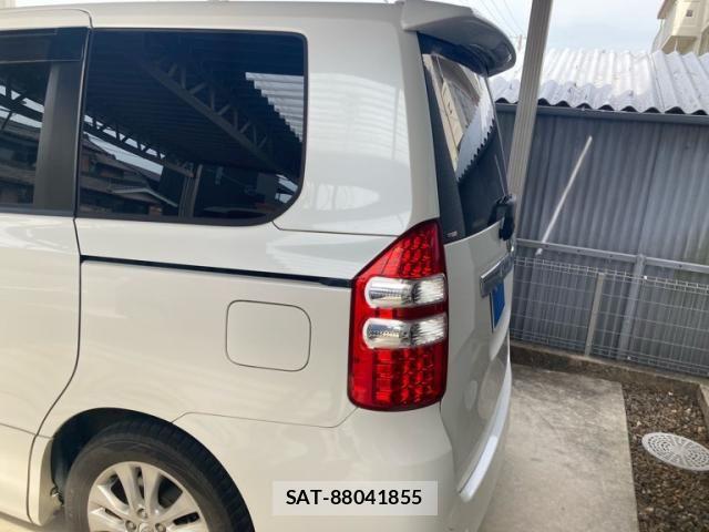 Toyota NOAH 2011-10 8037253-5
