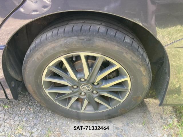 Toyota NOAH 2015-02 8037252-11