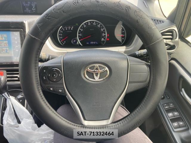 Toyota NOAH 2015-02 8037252-18