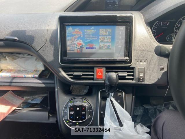 Toyota NOAH 2015-02 8037252-22