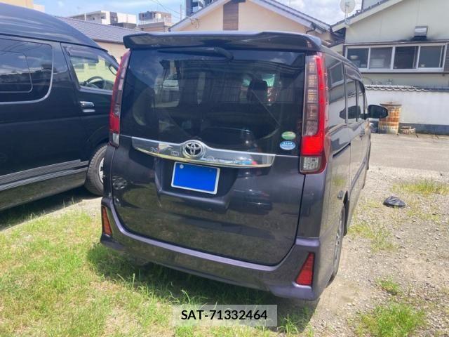 Toyota NOAH 2015-02 8037252-3