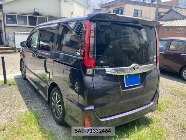 Toyota NOAH 2015-02 8037252-4
