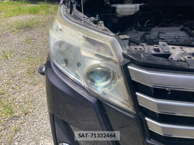 Toyota NOAH 2015-02 8037252-5