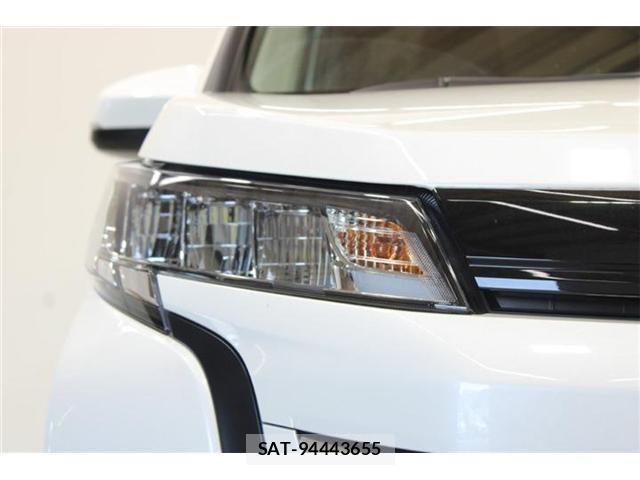 Toyota NOAH 2025-02 8037246-17