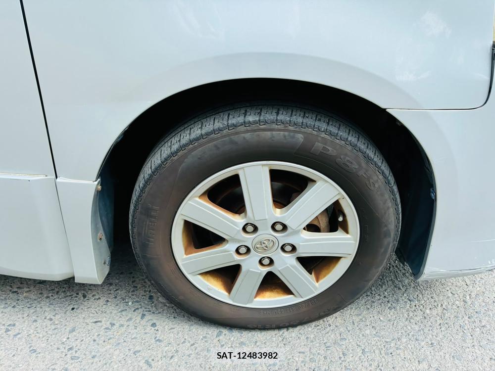 Toyota NOAH 2007-08 7972156-27