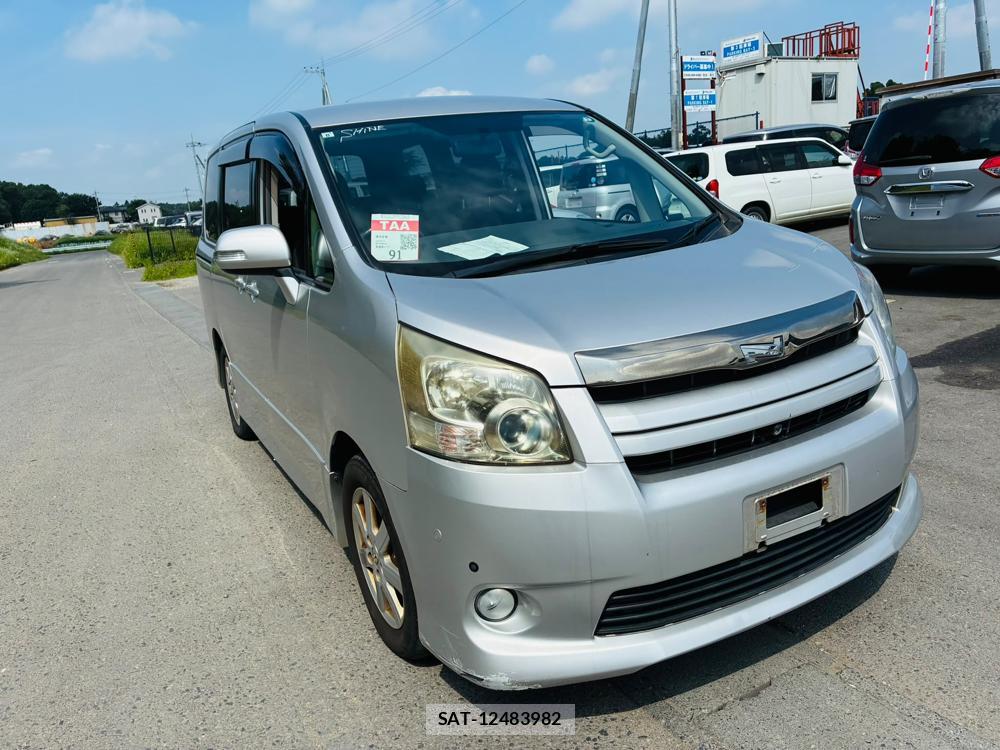 Toyota NOAH 2007-08 7972156-6