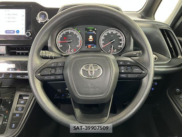 Toyota NOAH 2023-06 8037247-9
