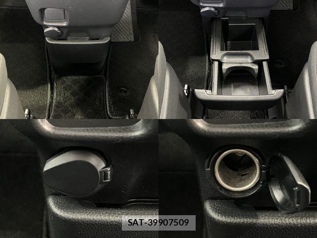 Toyota NOAH 2023-06 8037247-16