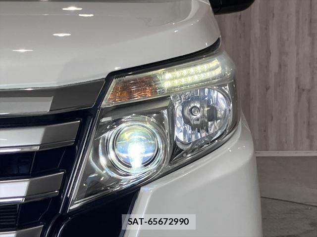 Toyota NOAH 2016-01 8037251-11