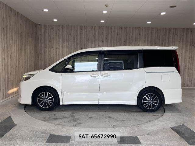 Toyota NOAH 2016-01 8037251-22