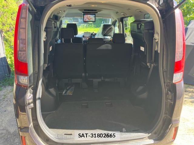 Toyota NOAH 2016-06 8037256-16