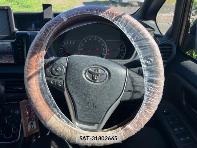 Toyota NOAH 2016-06 8037256-17
