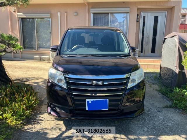 Toyota NOAH 2016-06 8037256-1