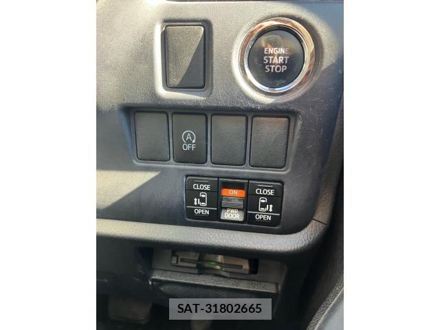 Toyota NOAH 2016-06 8037256-19