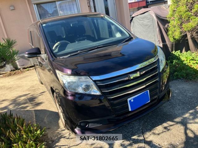 Toyota NOAH 2016-06 8037256-3
