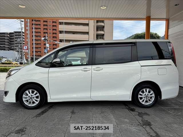 Toyota NOAH 2018-03 8037250-10