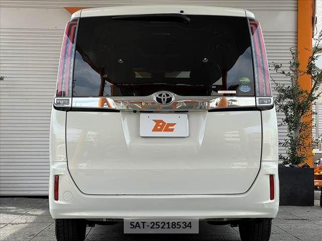 Toyota NOAH 2018-03 8037250-13