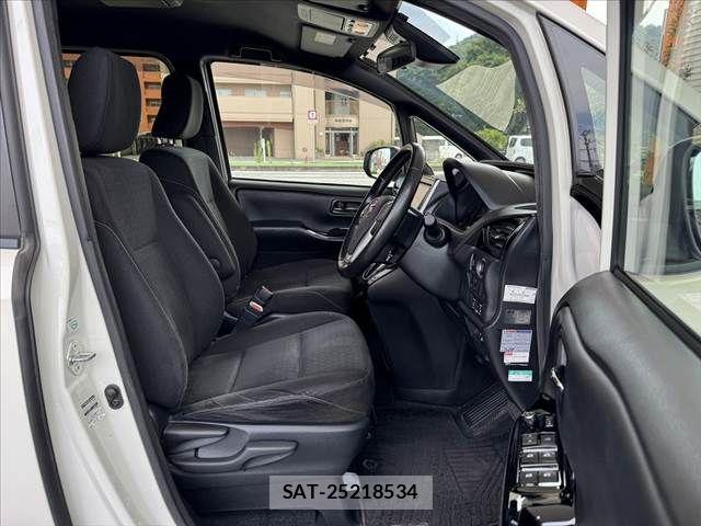 Toyota NOAH 2018-03 8037250-15