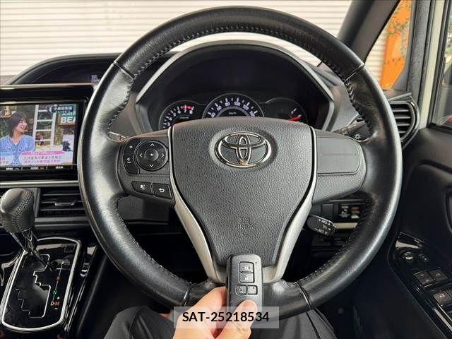 Toyota NOAH 2018-03 8037250-6