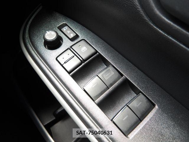 Toyota NOAH 2023-12 8037248-11