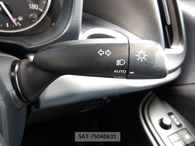 Toyota NOAH 2023-12 8037248-14