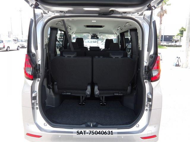 Toyota NOAH 2023-12 8037248-18