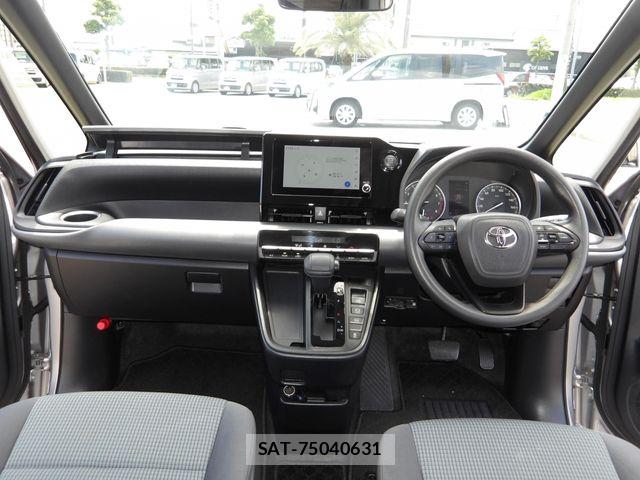 Toyota NOAH 2023-12 8037248-1
