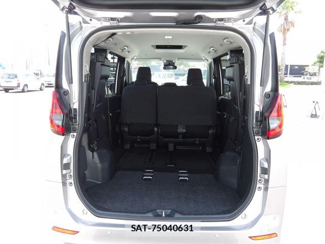 Toyota NOAH 2023-12 8037248-20
