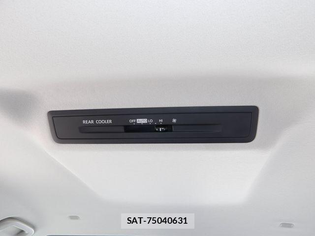 Toyota NOAH 2023-12 8037248-22