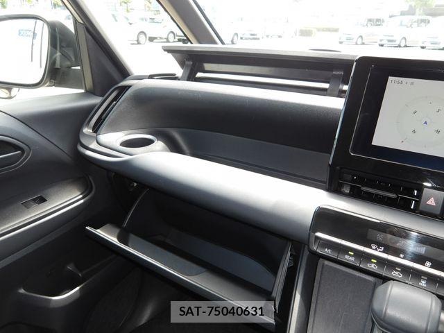 Toyota NOAH 2023-12 8037248-23