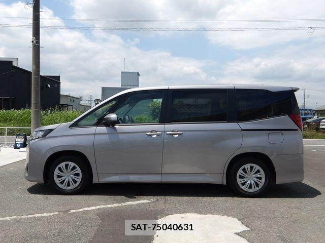 Toyota NOAH 2023-12 8037248-28