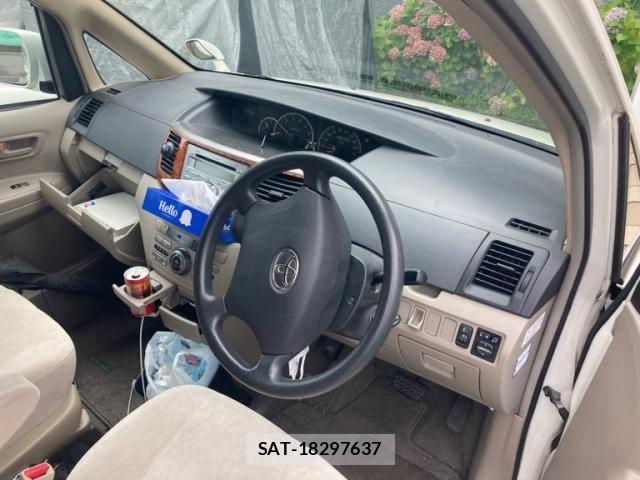 Toyota NOAH 2006-03 8037259-14