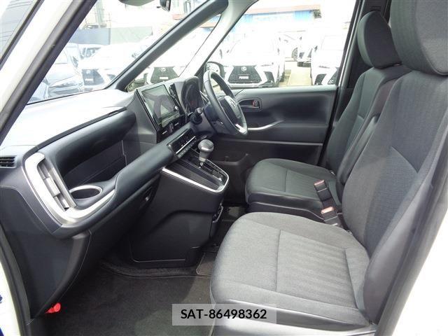 Toyota NOAH 2024-04 8037245-9