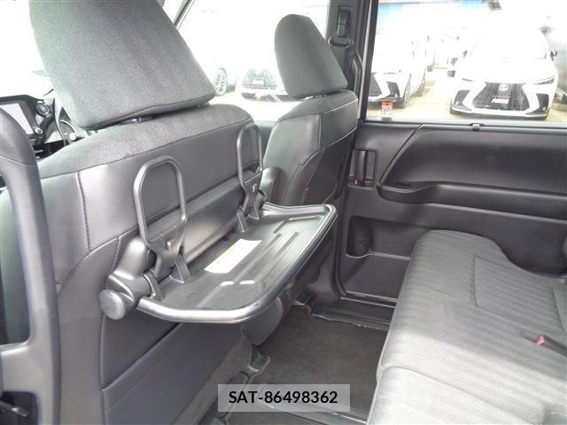 Toyota NOAH 2024-04 8037245-12