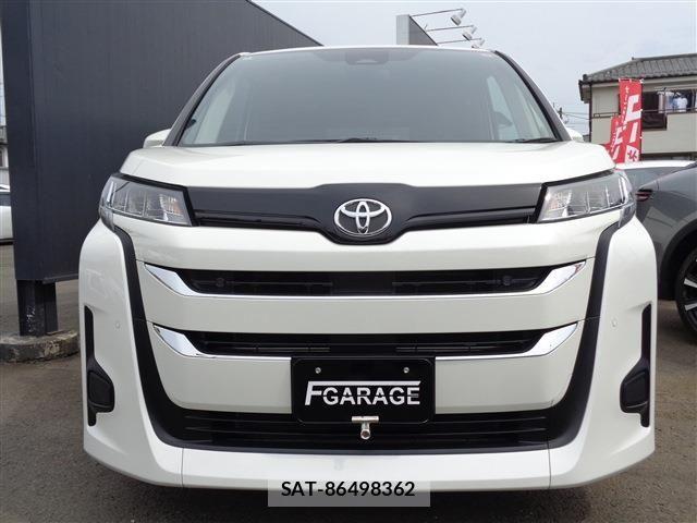 Toyota NOAH 2024-04 8037245-1