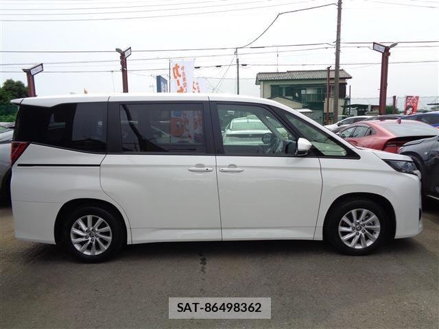 Toyota NOAH 2024-04 8037245-3
