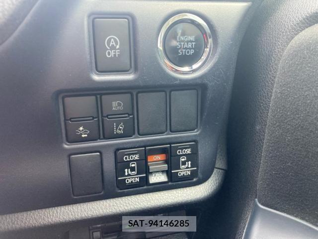 Toyota NOAH 2017-03 8037255-24