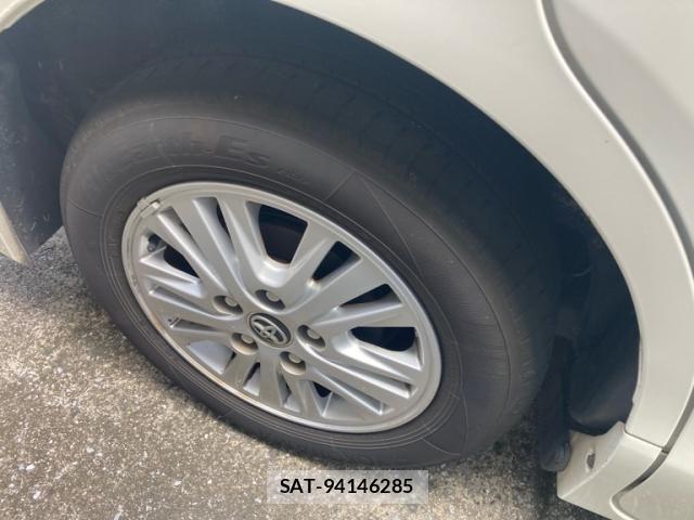 Toyota NOAH 2017-03 8037255-7
