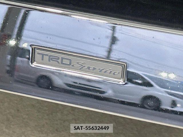 Toyota NOAH 2018-10 8037249-2