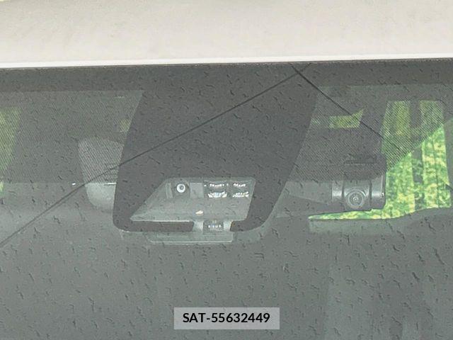 Toyota NOAH 2018-10 8037249-3