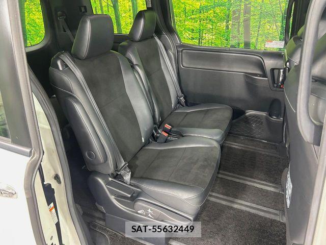 Toyota NOAH 2018-10 8037249-8
