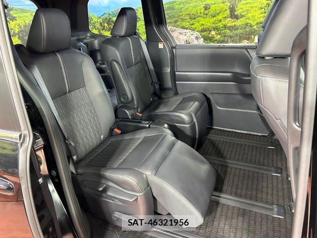 Toyota NOAH 2024-06 8037243-8